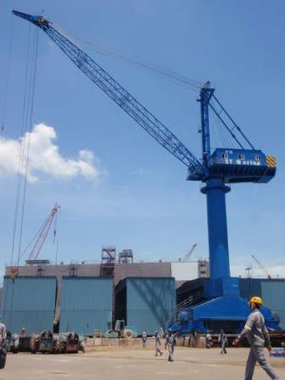 Pöörlev portaali Double tala kraana sadamas